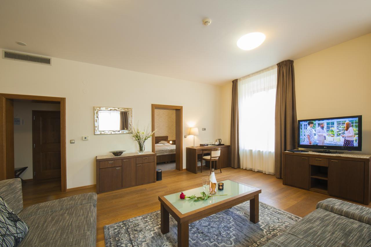 Hotel Mario Lednice Eksteriør billede