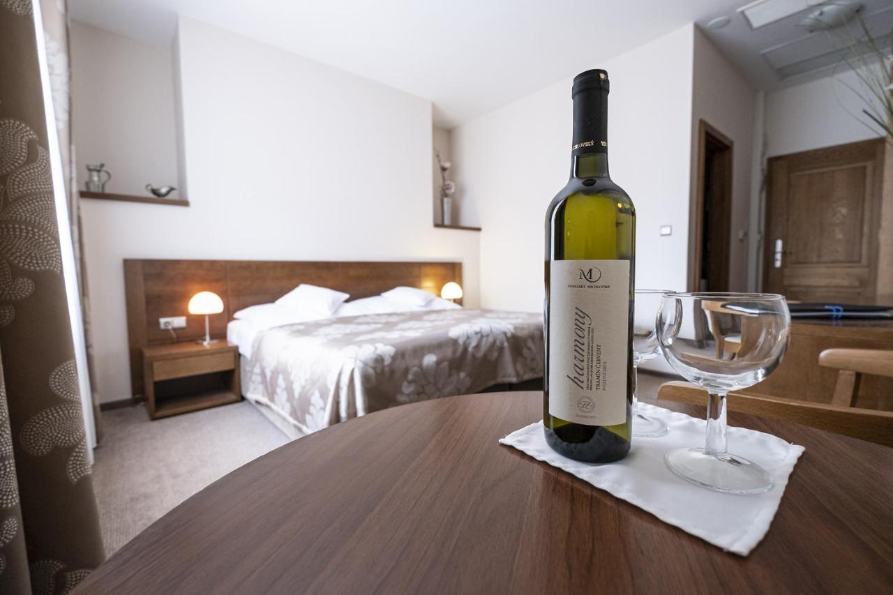 Hotel Mario Lednice Eksteriør billede